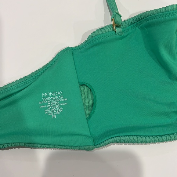 Monday Swimwear Costa Rica Bandeau Swimsuit Bikini Top Green Aloe Crinkle size m - Picture 4 of 5